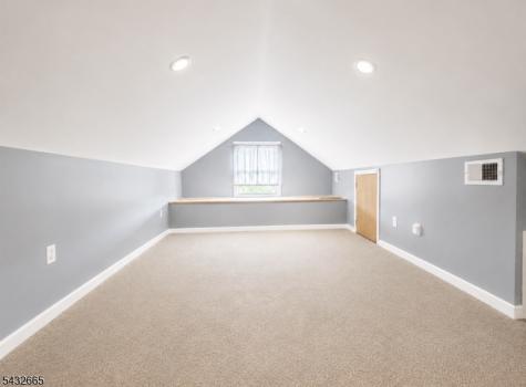 1086 18TH Avenue Newark NJ 07106