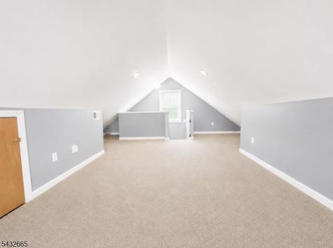 1086 18TH Avenue Newark NJ 07106