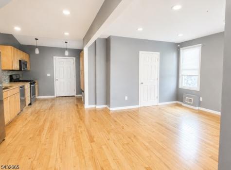1086 18TH Avenue Newark NJ 07106