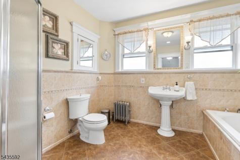 276 E 32nd Street Paterson NJ 07504