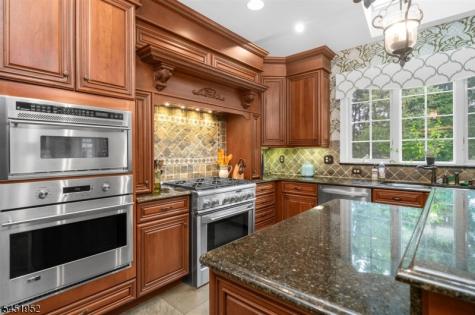 31 Balmoral Drive Alexandria NJ 08867