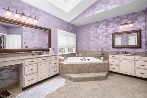 31 Balmoral Drive Alexandria NJ 08867