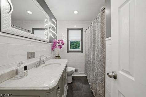52 Barbara Drive Pompton Lakes NJ 07442