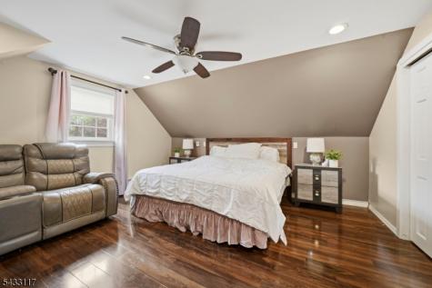 52 Barbara Drive Pompton Lakes NJ 07442