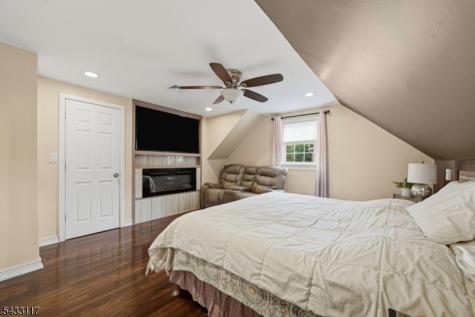 52 Barbara Drive Pompton Lakes NJ 07442
