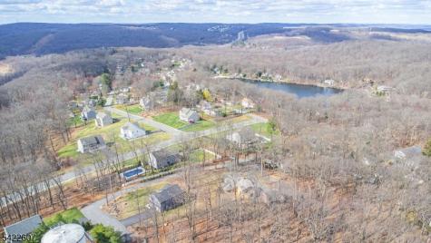 3 Maple Path Mount Arlington NJ 07850