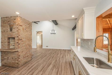 3 Maple Path Mount Arlington NJ 07850