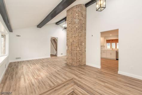 3 Maple Path Mount Arlington NJ 07850