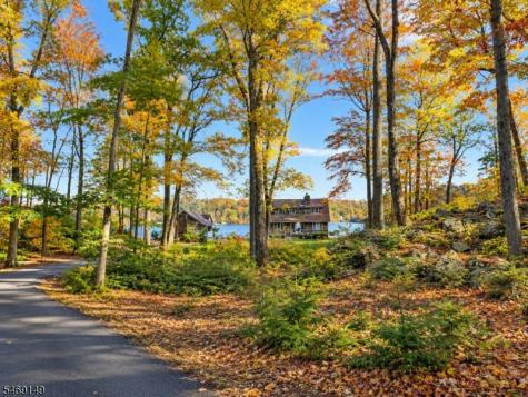 33 Oakdale Avenue Hopatcong NJ 07821