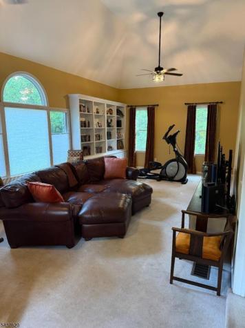 12 Wyckoff Road Bethlehem NJ 08827