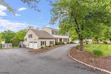 78 Forest Way Hanover NJ 07950