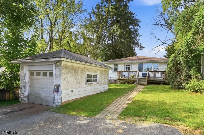 74 Trinity Street Newton NJ 07860