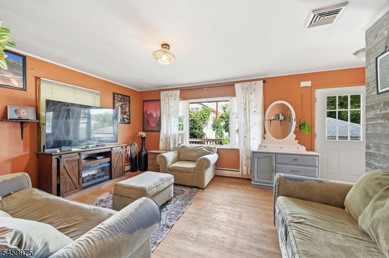 74 Trinity Street Newton NJ 07860