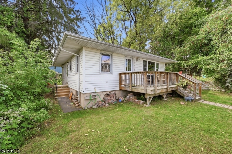 74 Trinity Street Newton NJ 07860