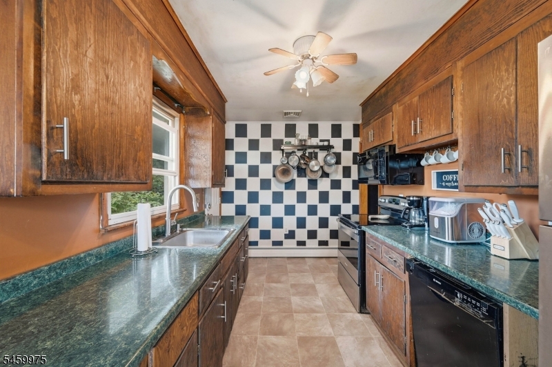 74 Trinity Street Newton NJ 07860