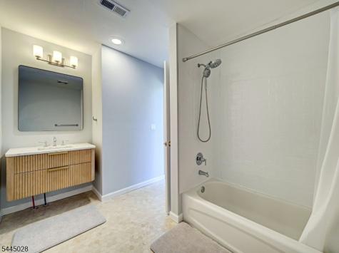 126 Blackwell Road Hopewell NJ 08534