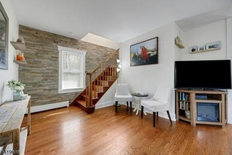 172 Yawpo Avenue Oakland NJ 07436