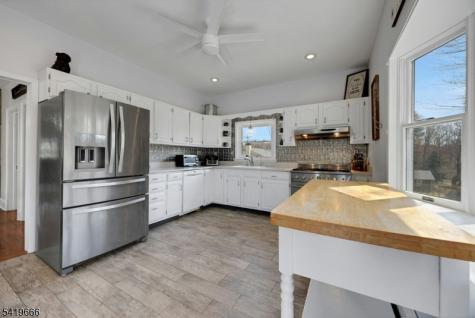 172 Yawpo Avenue Oakland NJ 07436