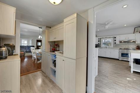 172 Yawpo Avenue Oakland NJ 07436