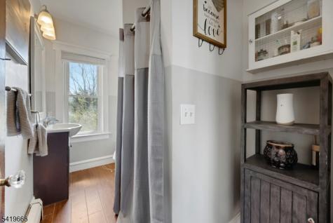 172 Yawpo Avenue Oakland NJ 07436