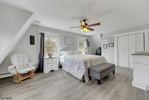 172 Yawpo Avenue Oakland NJ 07436