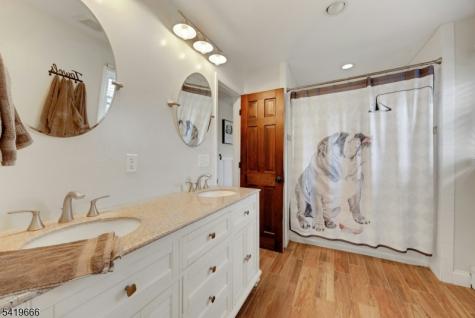 172 Yawpo Avenue Oakland NJ 07436