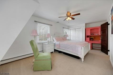 172 Yawpo Avenue Oakland NJ 07436