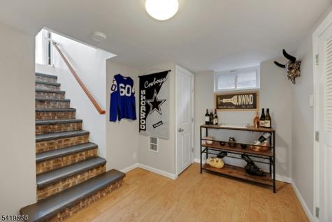 172 Yawpo Avenue Oakland NJ 07436