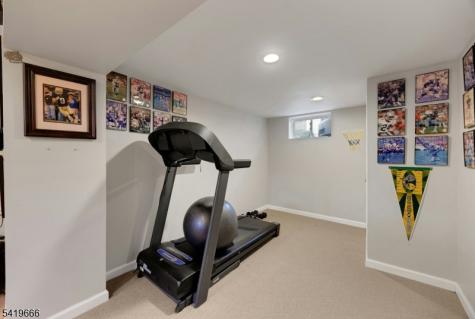 172 Yawpo Avenue Oakland NJ 07436