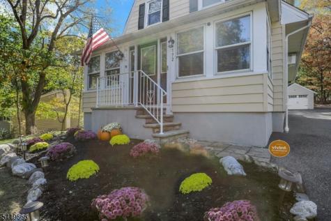 172 Yawpo Avenue Oakland NJ 07436