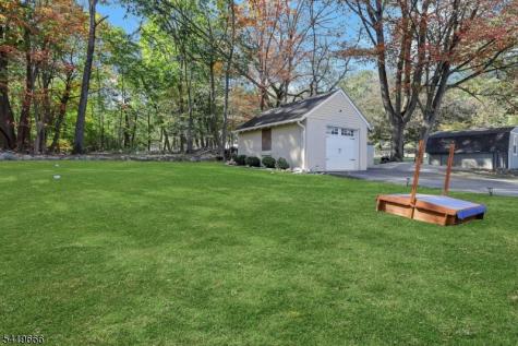172 Yawpo Avenue Oakland NJ 07436