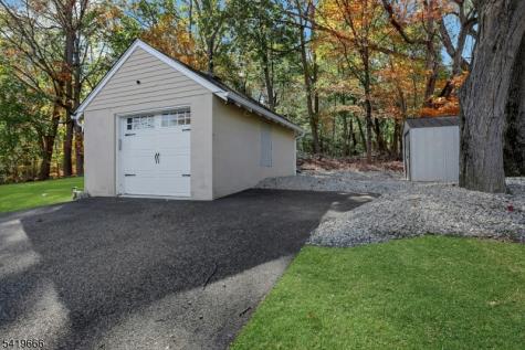 172 Yawpo Avenue Oakland NJ 07436