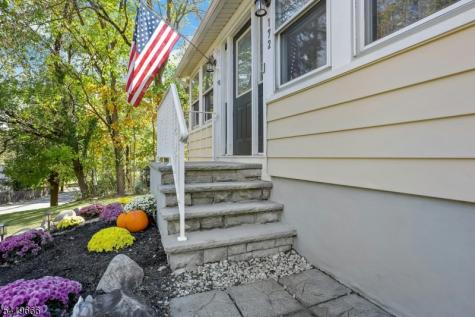 172 Yawpo Avenue Oakland NJ 07436