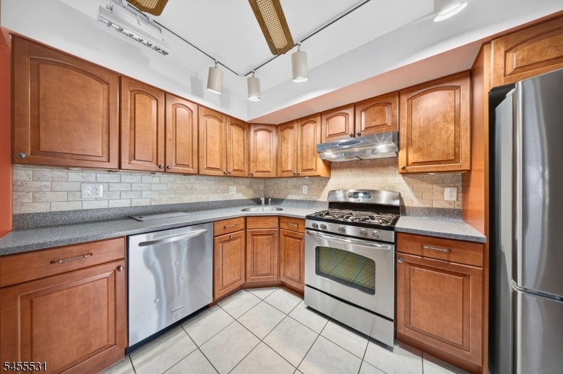 87 Lafayette Street Piscataway NJ 08854