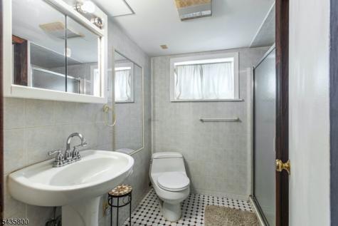 13 Front Street North Arlington NJ 07031