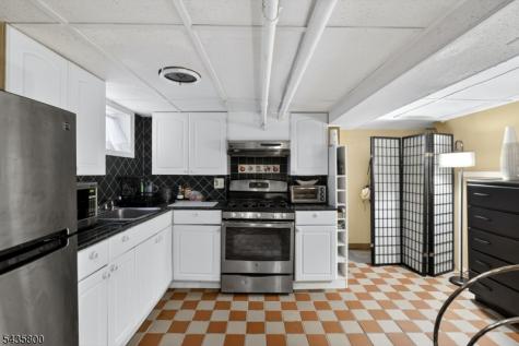 13 Front Street North Arlington NJ 07031