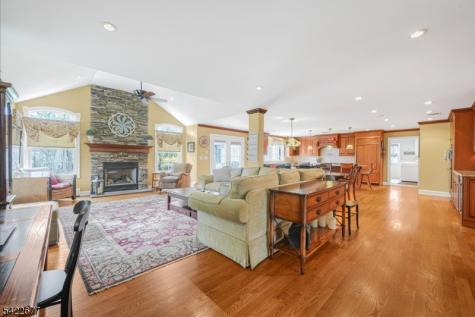 4 Salter Drive Montville NJ 07045