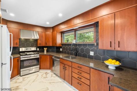 24 Cambridge Road South Brunswick NJ 08824