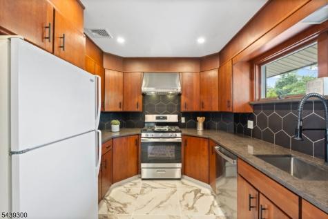 24 Cambridge Road South Brunswick NJ 08824