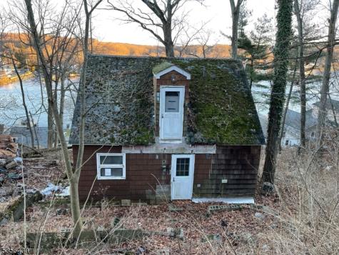 34 Iowa Avenue Jefferson NJ 07849