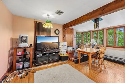 18 Nakomis Path Lincoln Park NJ 07035