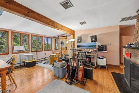 18 Nakomis Path Lincoln Park NJ 07035