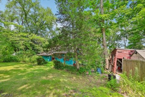 18 Nakomis Path Lincoln Park NJ 07035
