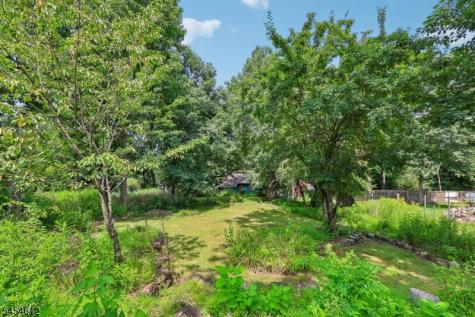 18 Nakomis Path Lincoln Park NJ 07035
