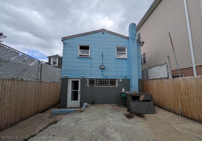 1437 Gehr Place North Bergen NJ 07047