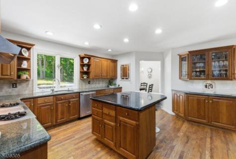 6 Fawn Ridge Road Clinton NJ 08833