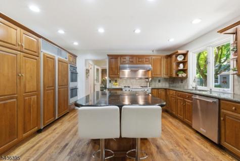 6 Fawn Ridge Road Clinton NJ 08833