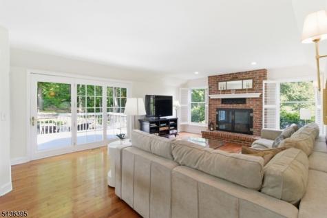 6 Fawn Ridge Road Clinton NJ 08833
