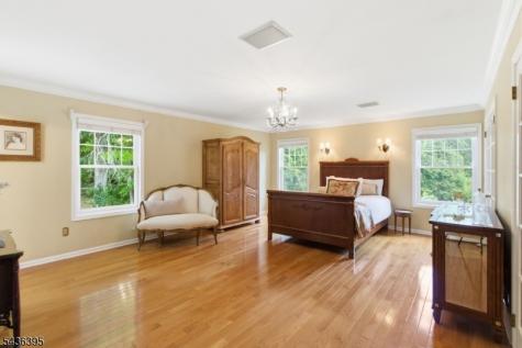 6 Fawn Ridge Road Clinton NJ 08833