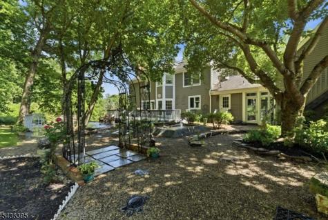 6 Fawn Ridge Road Clinton NJ 08833